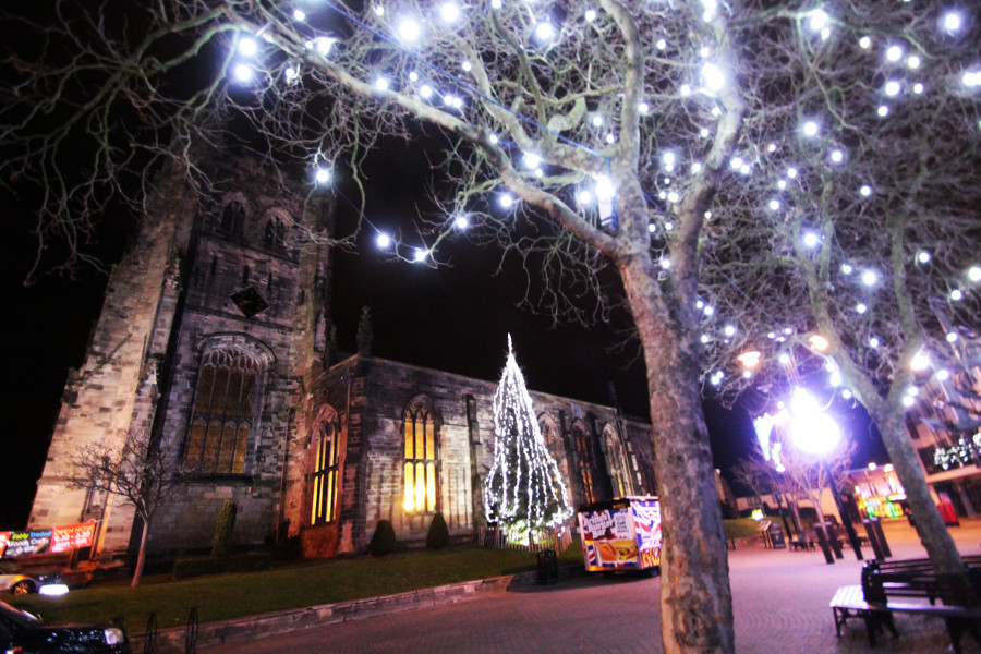 Light a Christmas candle in memory of your loved ones