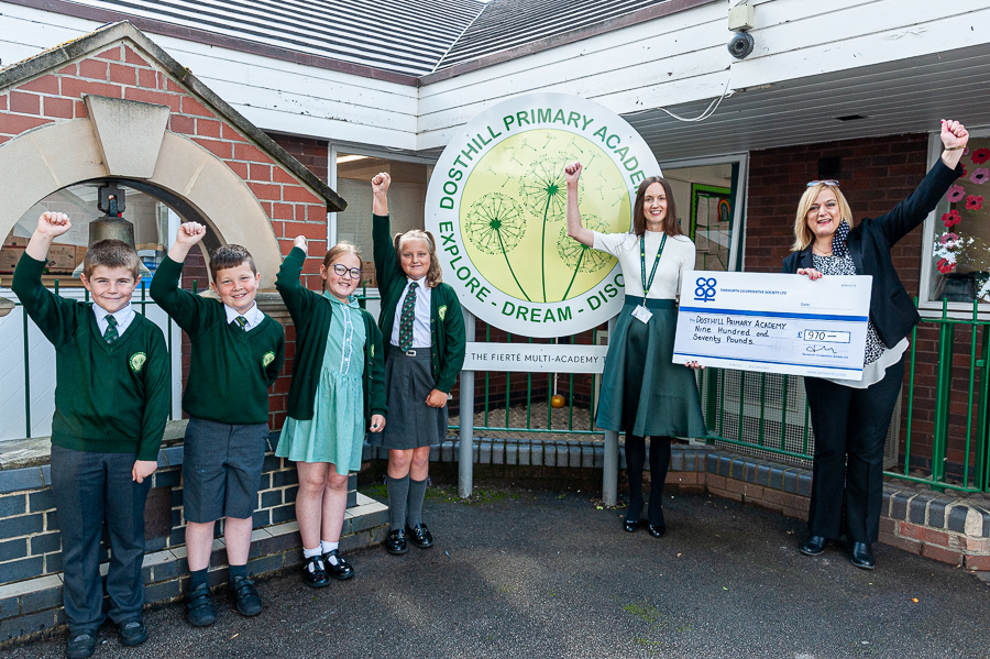 Dosthill Co-op shoppers’ ‘divis’ fund school story-telling area