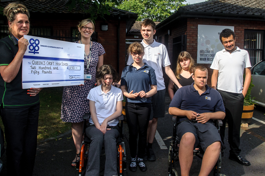 Lichfield shoppers’ ‘divis’ will give school library ‘wow factor’