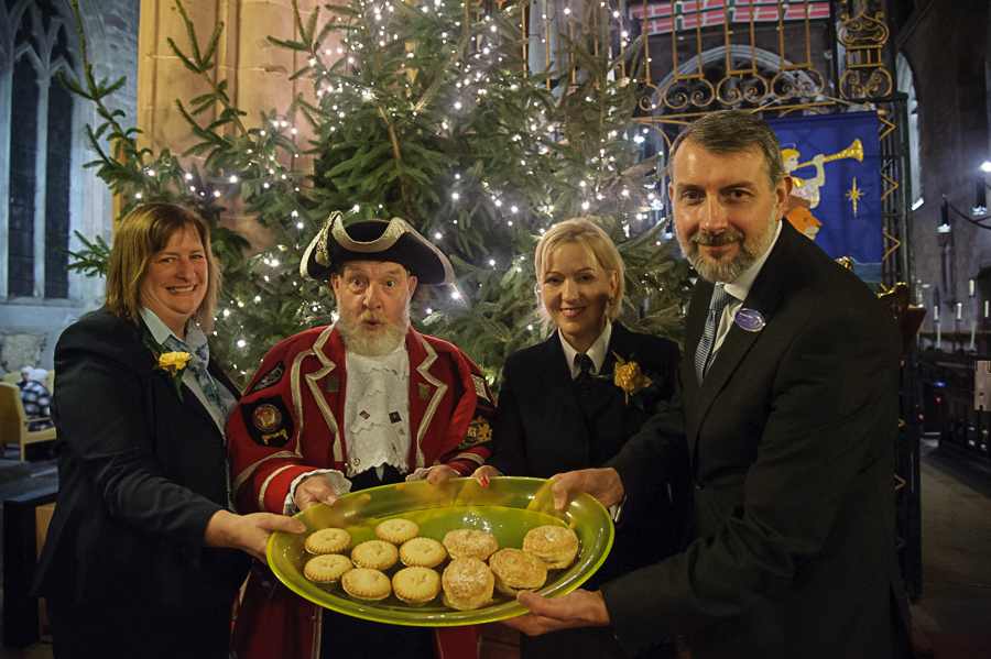 Tamworth Co-op Christmas Memorial Carol Service at St Editha’s attracts huge numbers