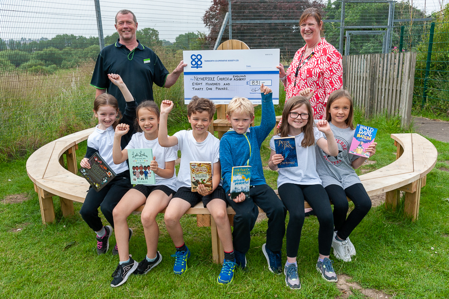 Polesworth Co-op customers raise cash for school library