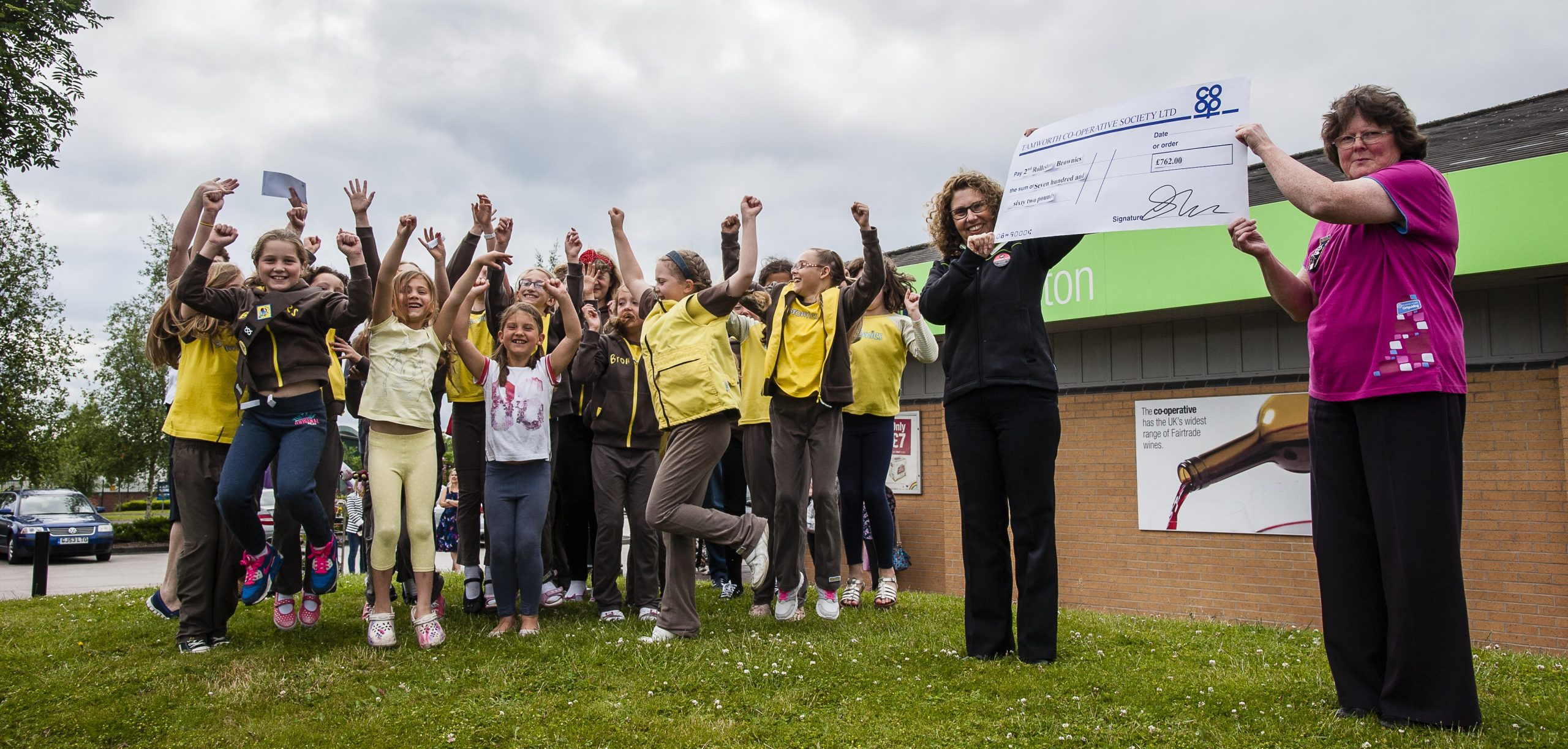 Co-op cash enables Brownies to plan a wonderful day out