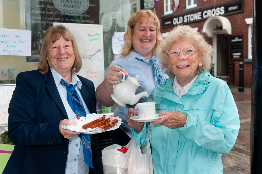 Tamworth Co-op’s Bereavement Advice Centre raises cash for Macmillan cancer charity
