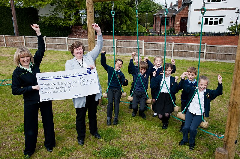 Tamworth Co-op’s ‘grand’ presentation to school